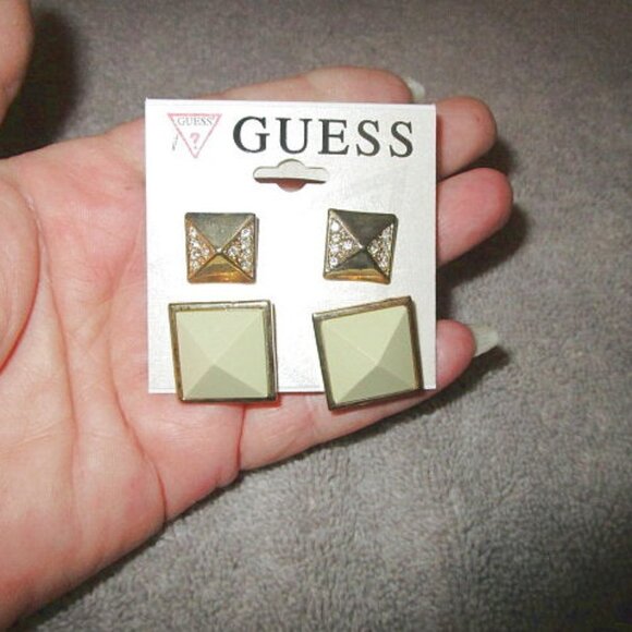 NEW Guess 2 PACK Pierced EARRINGS Post PYRAMID Stud SQUARE Pave GOLDTONE On Card - Picture 1 of 5